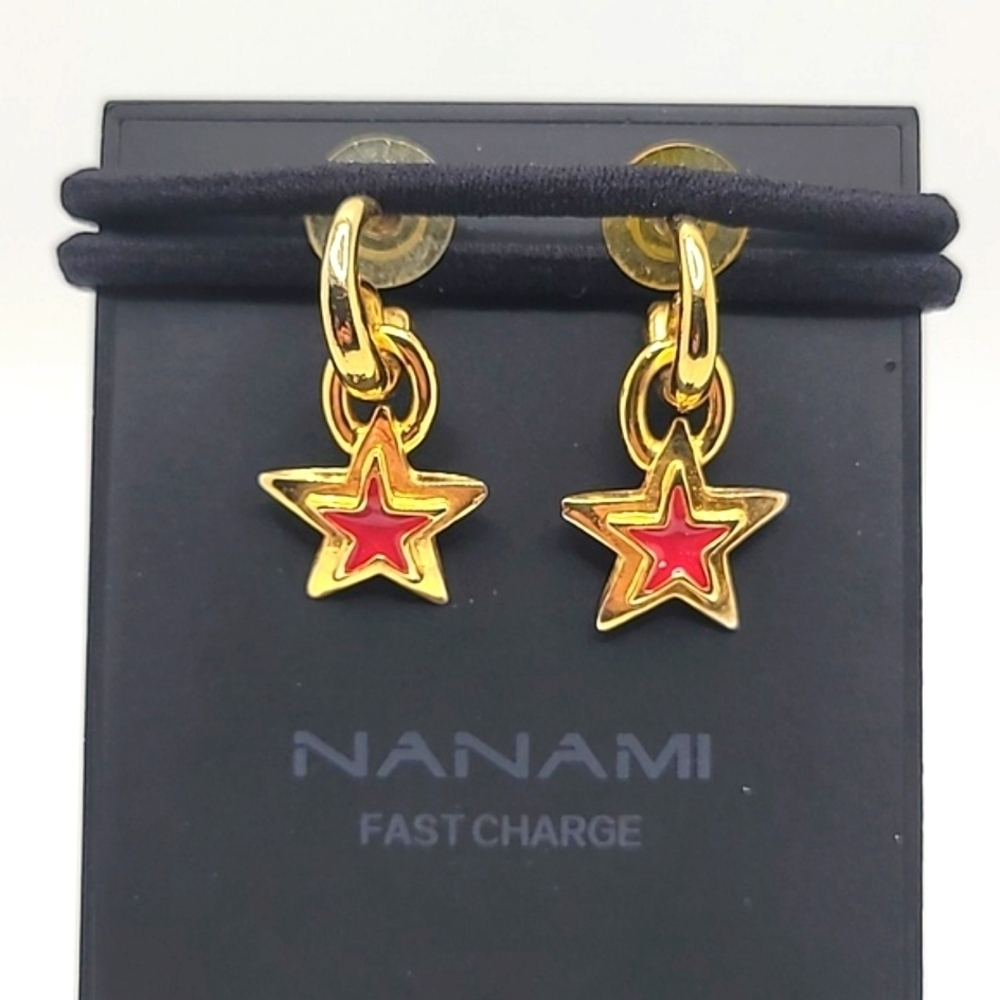 RARE FIND VINTAGE Gold Tone Red 3D Star Earrings